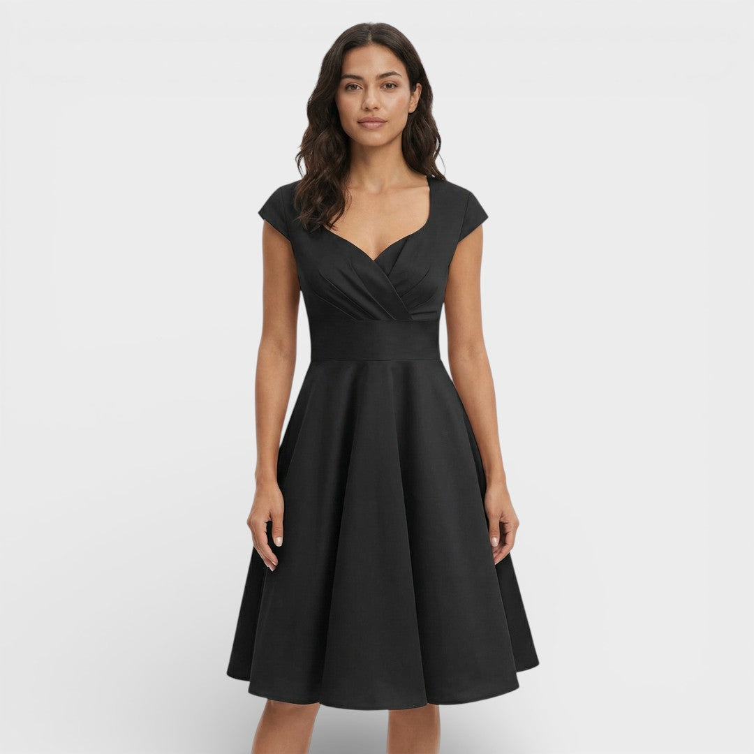 Women's Short Sleeve V Neck Pleated Midi Dress