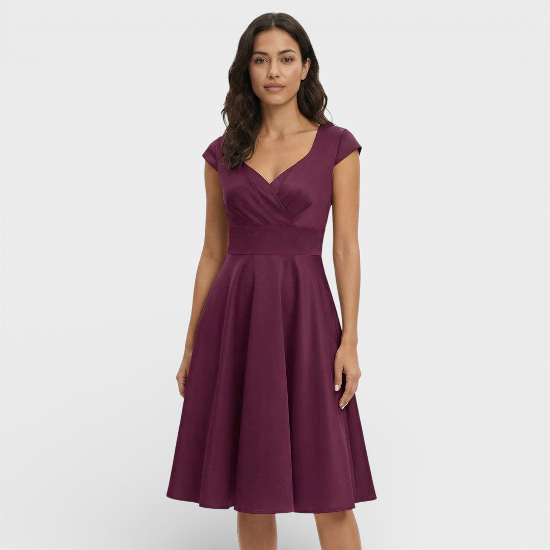 Women's Short Sleeve V Neck Pleated Midi Dress