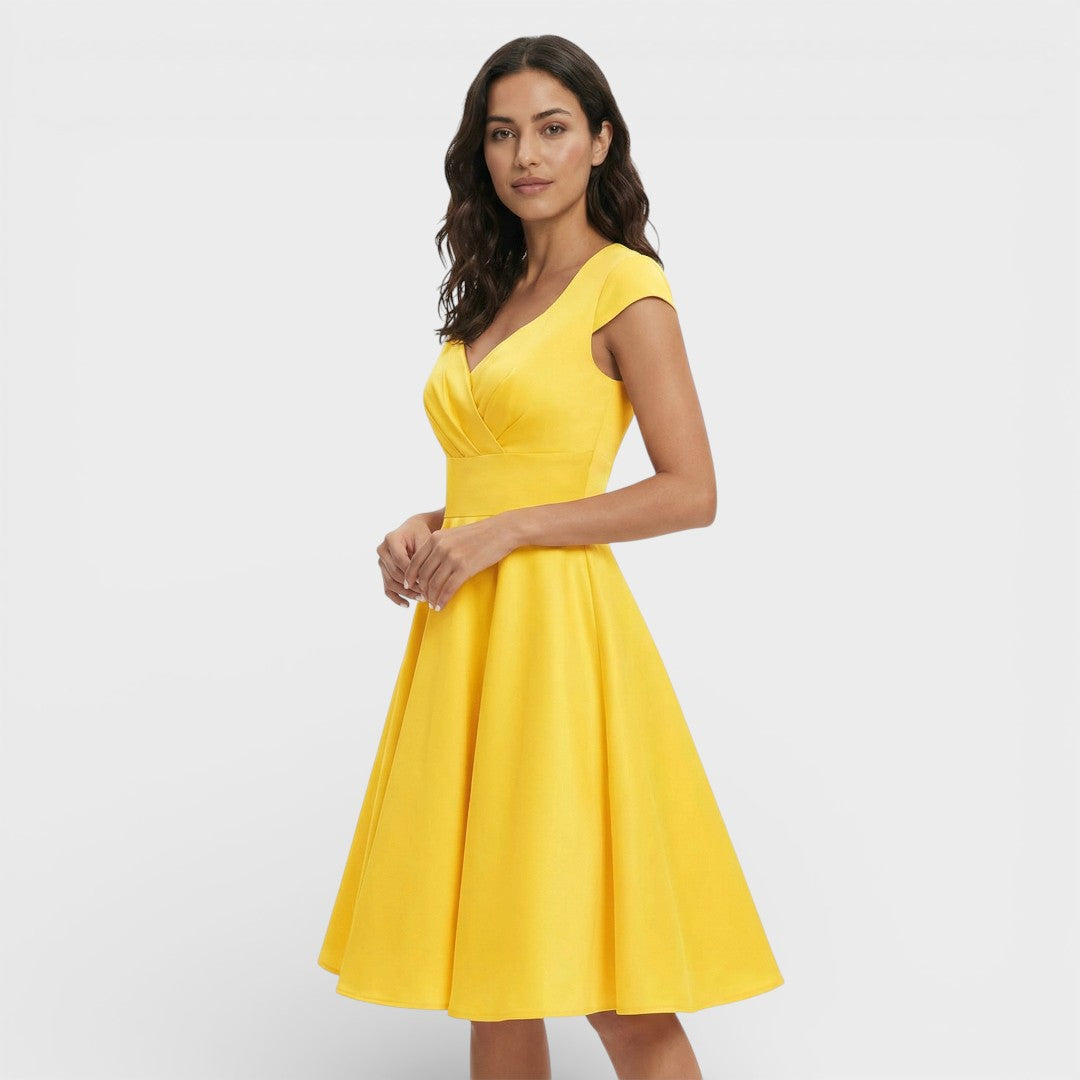 Women's Short Sleeve V Neck Pleated Midi Dress