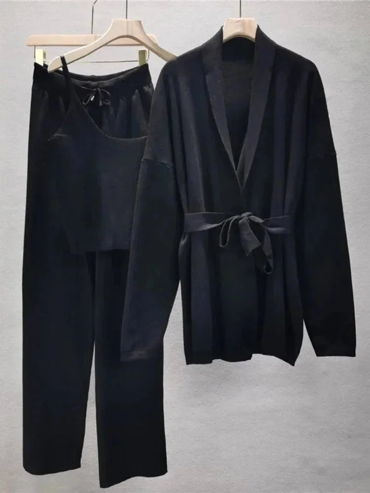Gwendolyn - Women's Two-Piece Set in Knit with Tie Belt - photo 5
