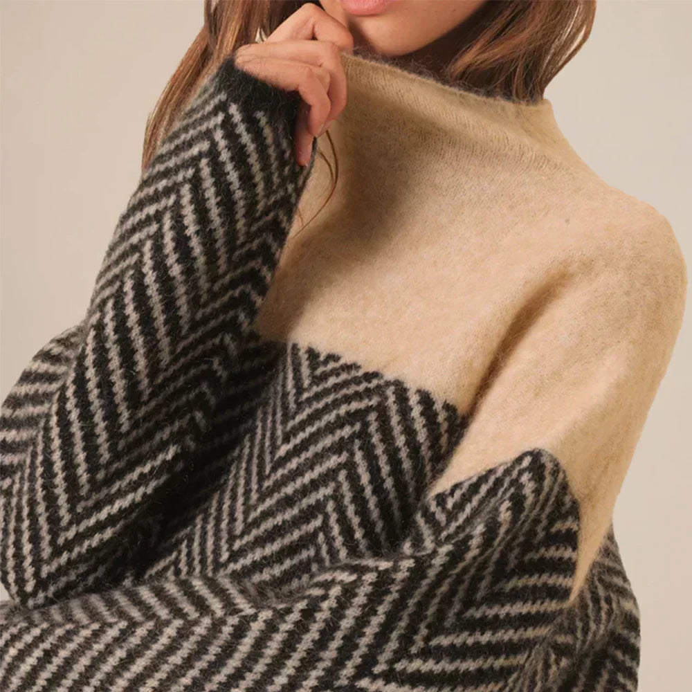 Maisie - Women's High Neck Sweater with Contrast Pattern - photo 3