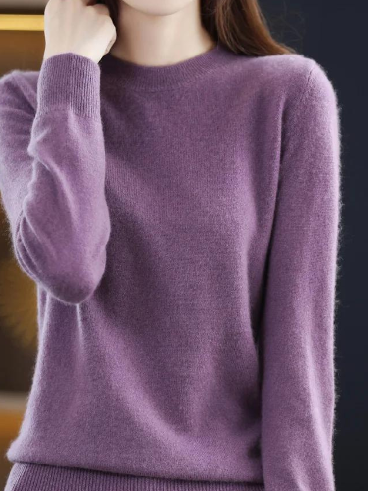 Quintessa - Women's Relaxed Jumper with Roll Neck - photo 12