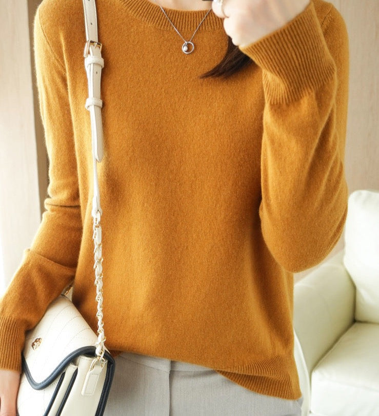 Quintessa - Women's Relaxed Jumper with Roll Neck - photo 17