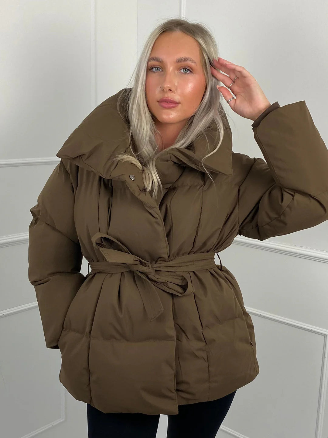 Rhea - Women's Relaxed Puffer Jacket with Collar - photo 7