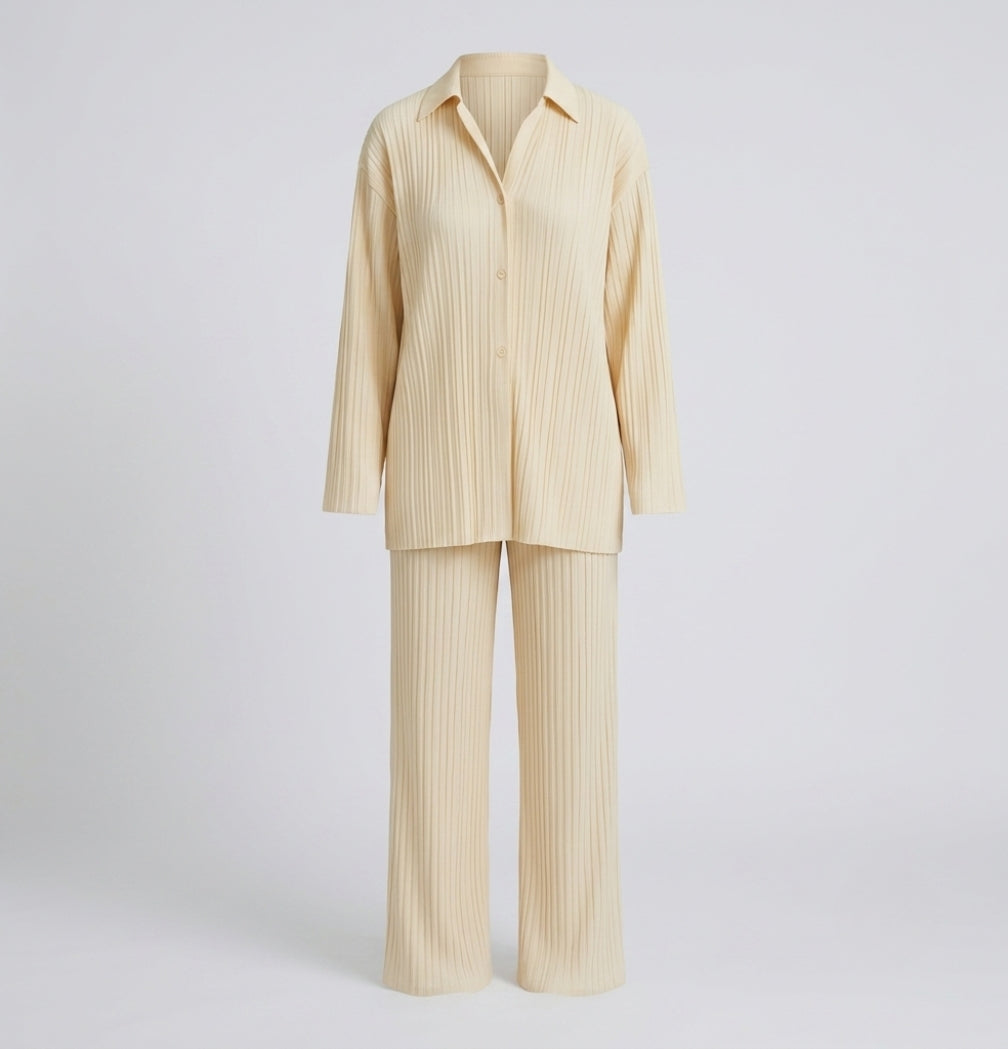 Runa - Women's Relaxed Two-Piece Set with Pleats - photo 2