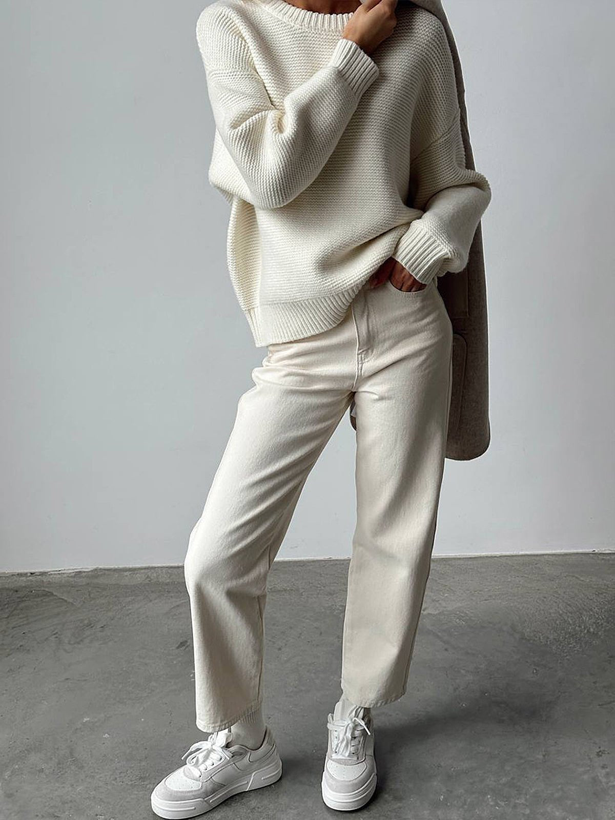Selwyn-Rae - Women's Jumper in Knit - photo 4