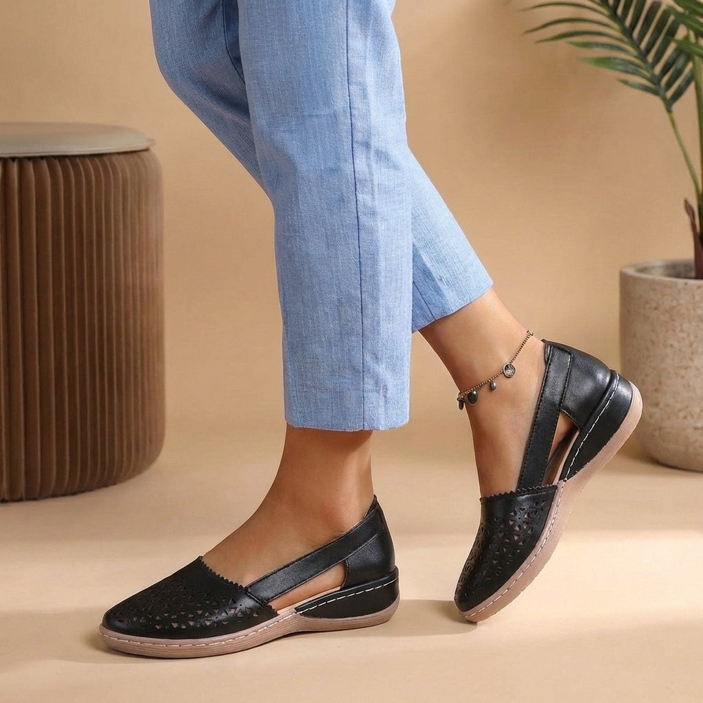 Anne - Women's Comfort Closed-Toe Sandals with a Cut-Out Upper