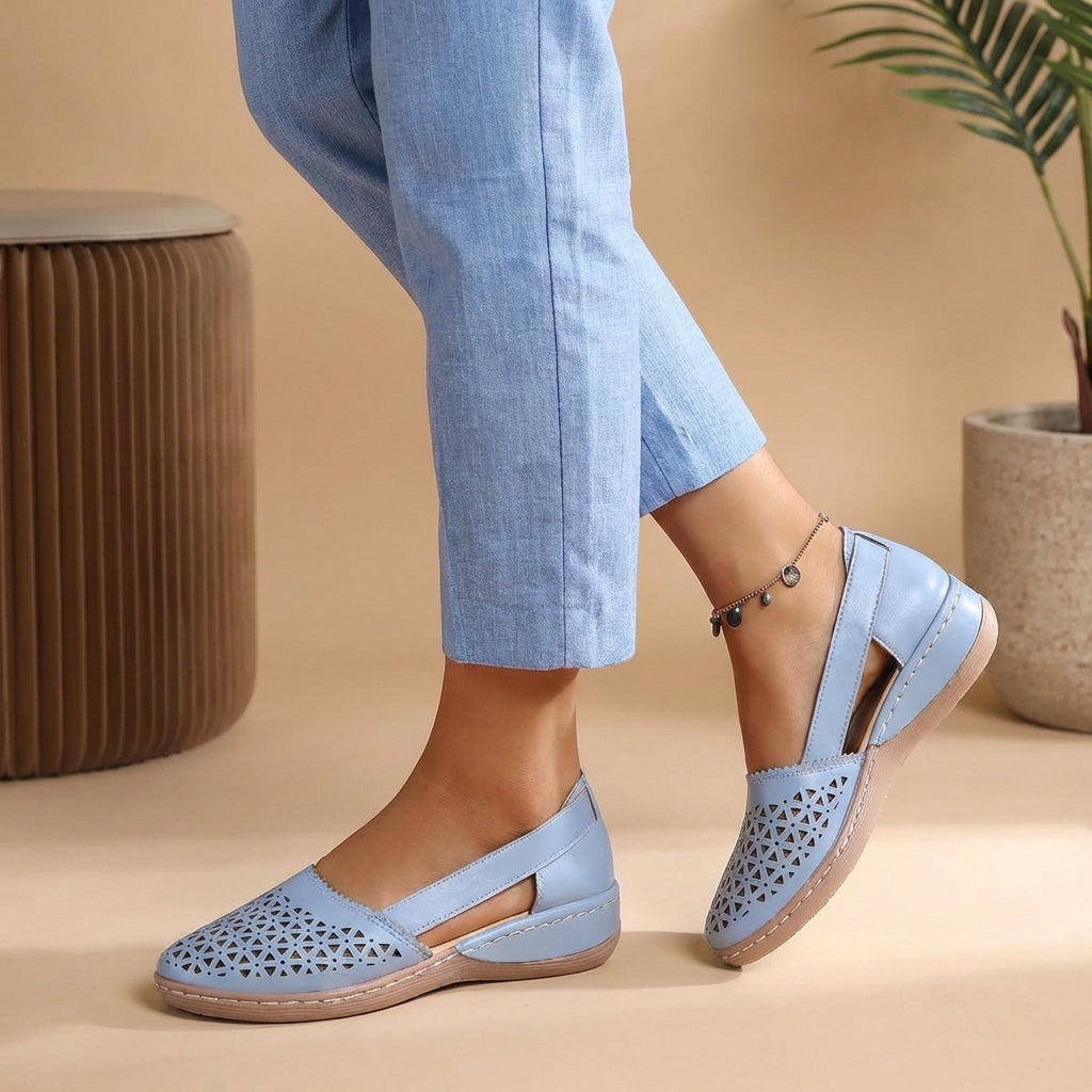Anne - Women's Comfort Closed-Toe Sandals with a Cut-Out Upper