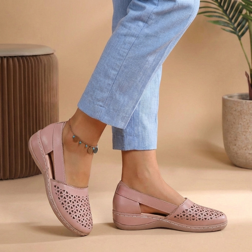 Anne - Women's Comfort Closed-Toe Sandals with a Cut-Out Upper
