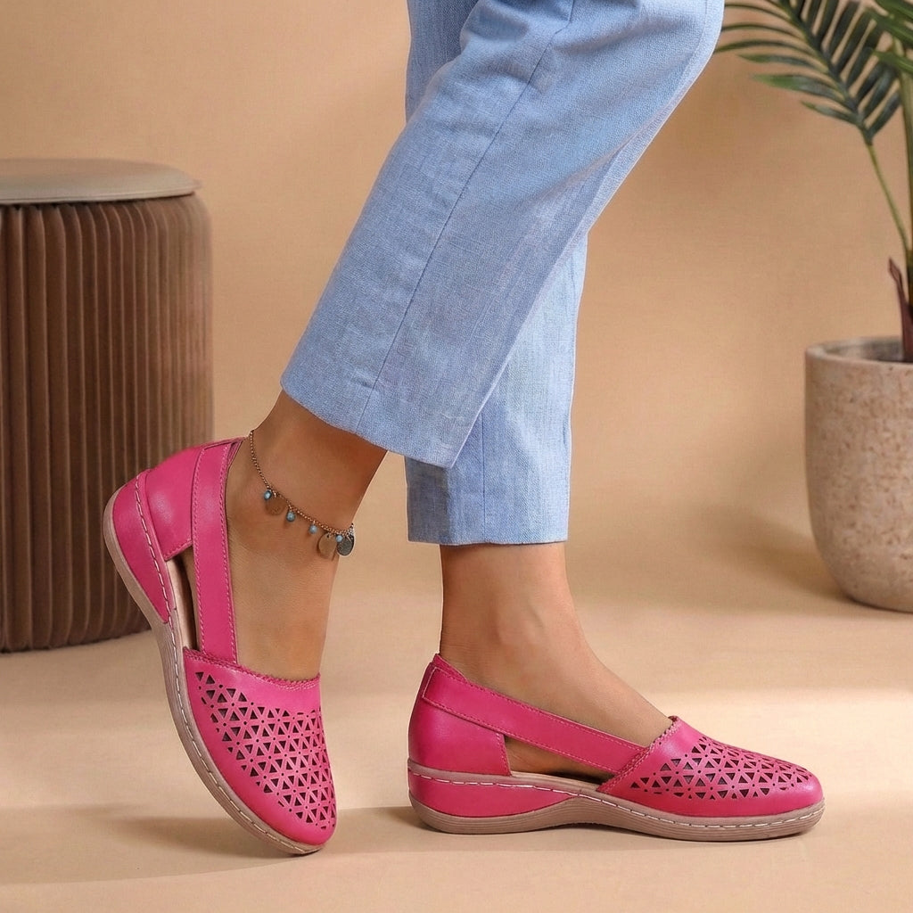 Anne - Women's Comfort Closed-Toe Sandals with a Cut-Out Upper