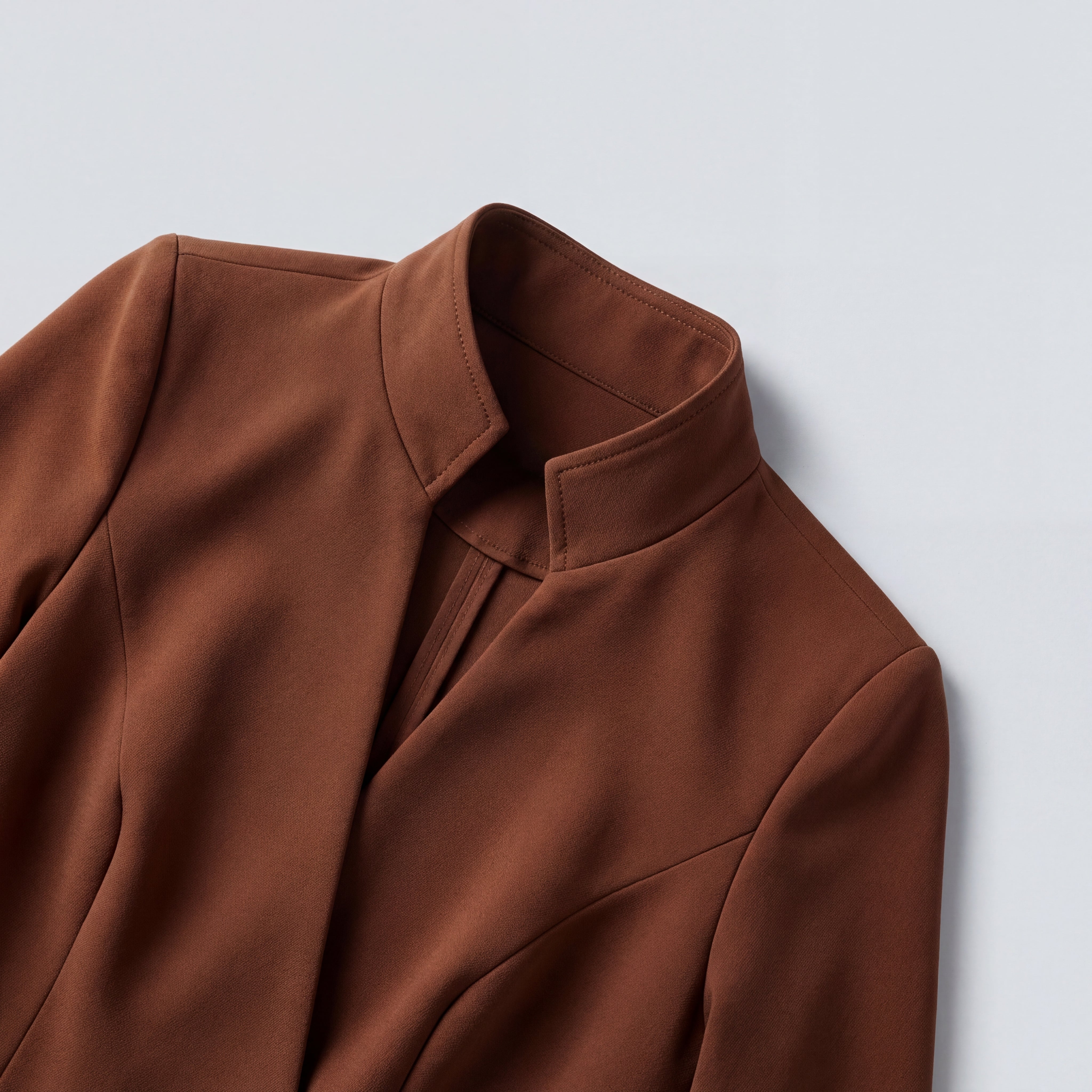 Hilary – Robe midi portefeuille pour femme avec ceinture et manches longues