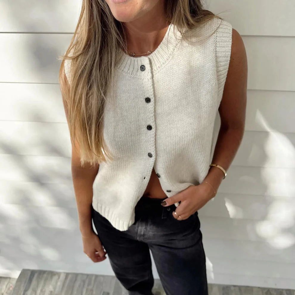 Wynne - Women's Relaxed Cardigan in Knit - photo 2